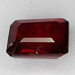 2.45ct Rubin smaragdschliff 8.0x6.1mm