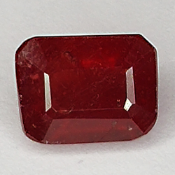 2.00ct Rubin smaragdschliff 7.2x5.7mm