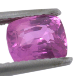 1,24 ct rosa Saphir im Ovalschliff 6,40 x 5,33 mm