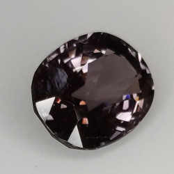 2.57ct Lila Spinell oval geschnitten 9.4x7.4mm