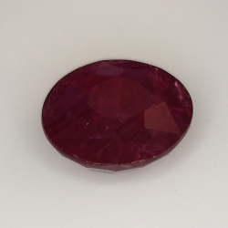 9.50ct Rubin ovalschliff 14.3x12.4mm