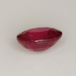 1.02ct Rubino taglio ovale 6.3x5.6mm