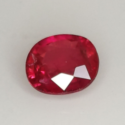 1.02ct Rubino taglio ovale 6.3x5.6mm