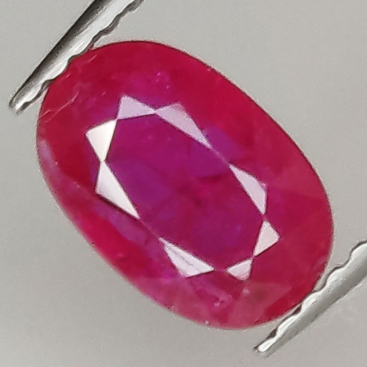 1.28ct Ruby oval cut 8.1x5.4mm