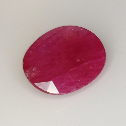 5.83ct Rubin ovalschliff 13.7x10.8mm