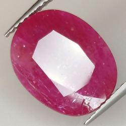 5.83ct Rubis coupe ovale 13.7x10.8mm