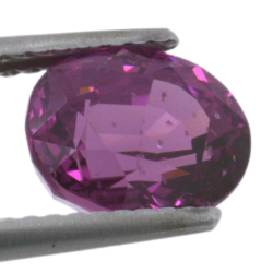 2,88ct.Rhodolite Garnet Oval Cut