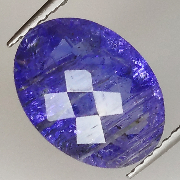 3.88ct Tanzanite coupe ovale 11.8x8.8mm