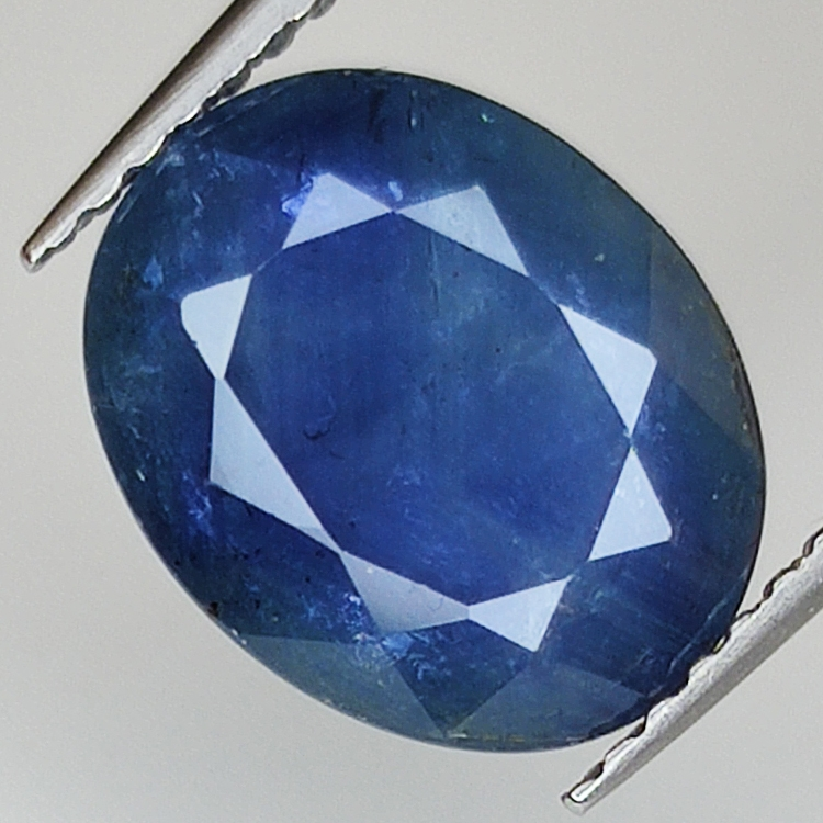 4.20ct Saphir Bleu coupe ovale 10.7x8.6mm