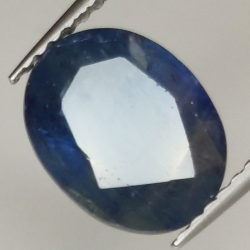 3.80ct Blauer Saphir Ovalschliff 9.9x7.8mm