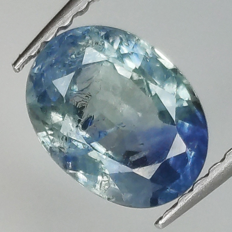 1.56ct Zafiro Azul talla oval 7.9x6.0mm