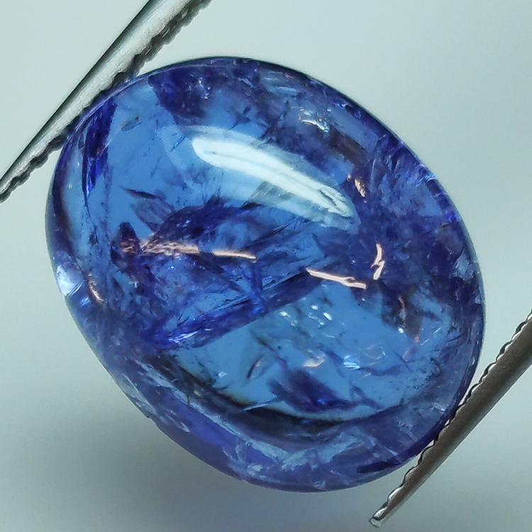 10.42ct Tanzanite cabochon ovale 15.1x11.9mm