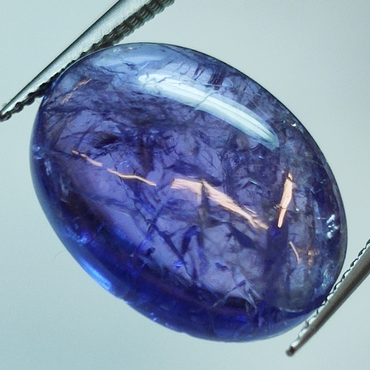 10.71ct Tansanite cabochon ovale 16.5x12.3mm