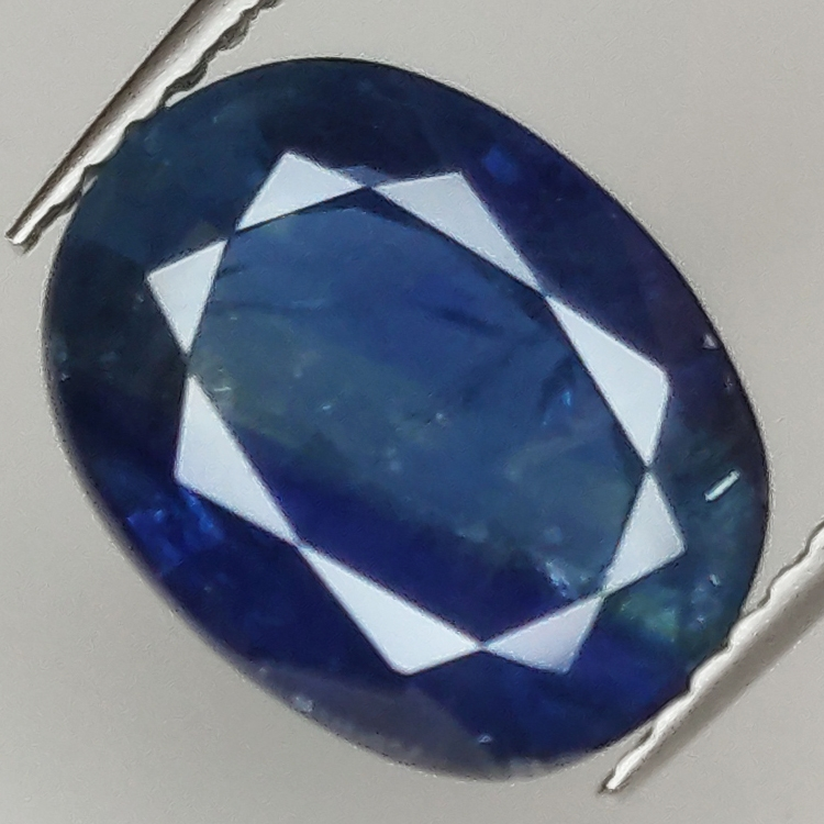 4.74ct Zaffiro blu taglio ovale 11.2x8.7mm