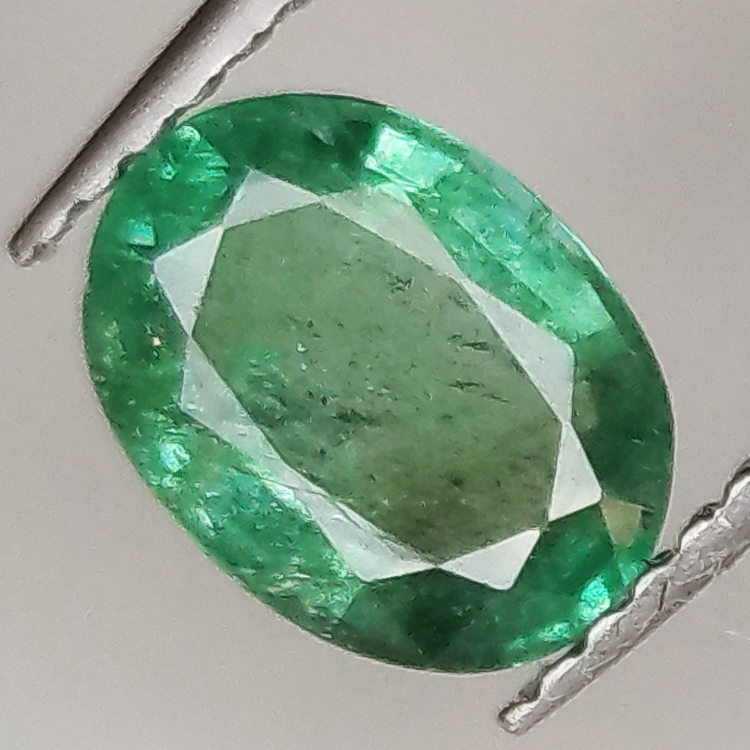 1.20ct Emerald oval cut 8.1x6.1mm