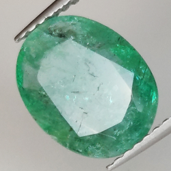 2.62ct Esmeralda talla oval 10.5x8.3mm