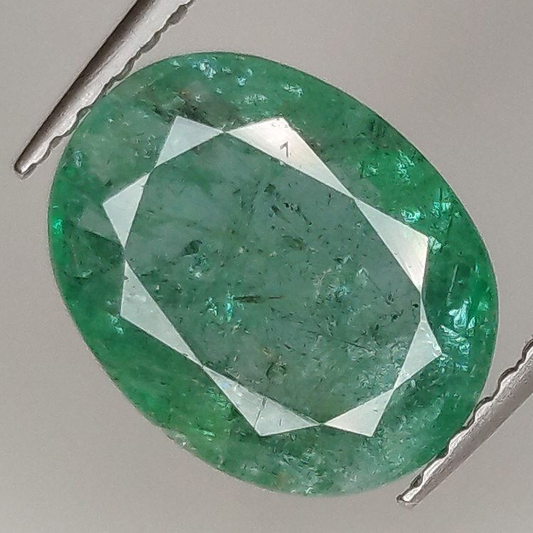 2.62ct Emerald oval cut 10.5x8.3mm