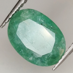 2.95ct Esmeralda talla oval 10.5x7.5mm