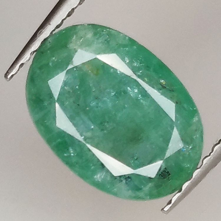 2.95ct Esmeralda talla oval 10.5x7.5mm