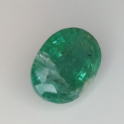 2.76ct Smaragd Ovalschliff 10.3x7.6mm