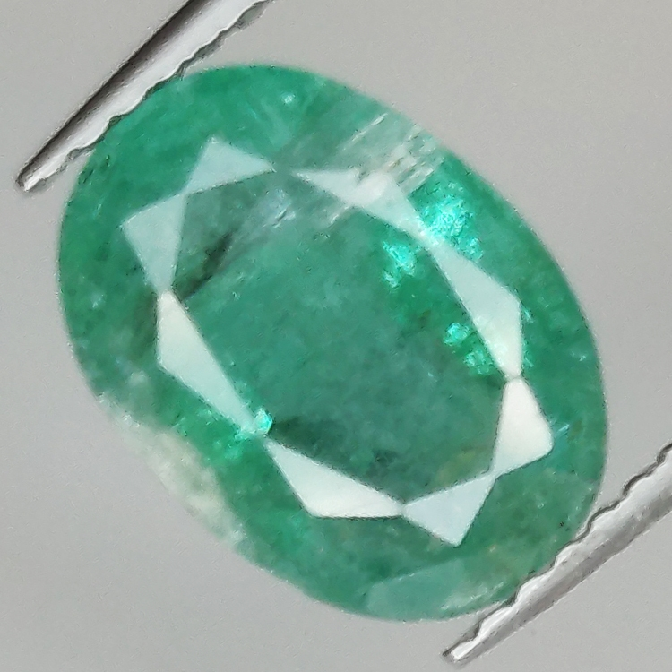 2.76ct Smaragd Ovalschliff 10.3x7.6mm