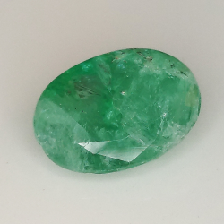 2.93ct Esmeralda talla oval 10.6x7.6mm