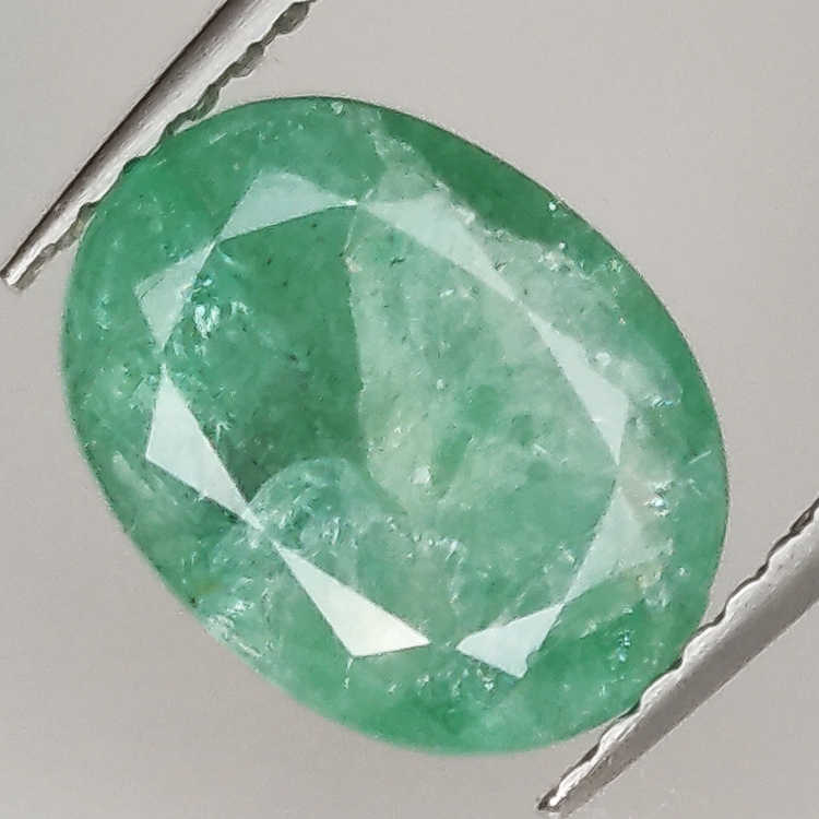 2.75ct Smeraldo taglio ovale 9.9x7.6mm