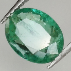 1.39ct Emeraude coupe ovale 9.1x7.0mm