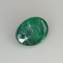 0.98ct Esmeralda talla oval 7.1x5.1mm