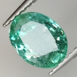 1.08ct Emerald oval cut 7.7x5.9mm