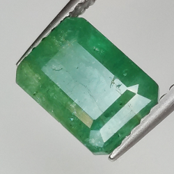 1.76ct Smaragd Smaragdschliff 8.0x5.7mm