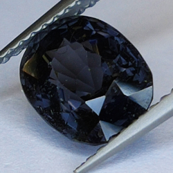 2.41ct Spinello Blu taglio cuscino 8x6mm