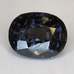 2.41ct Spinello Blu taglio cuscino 8x6mm