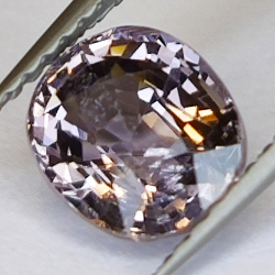 1.63ct Spinello Viola taglia cuscino 7x6mm