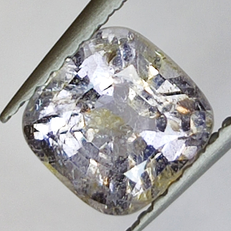 1,68ct Violett Spinell Kissenschliff 7x7mm