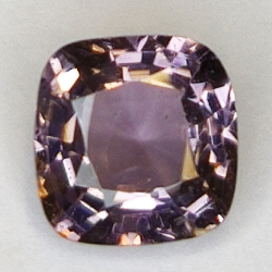 1.54ct Spinelle Violet coupe coussin 7x7mm