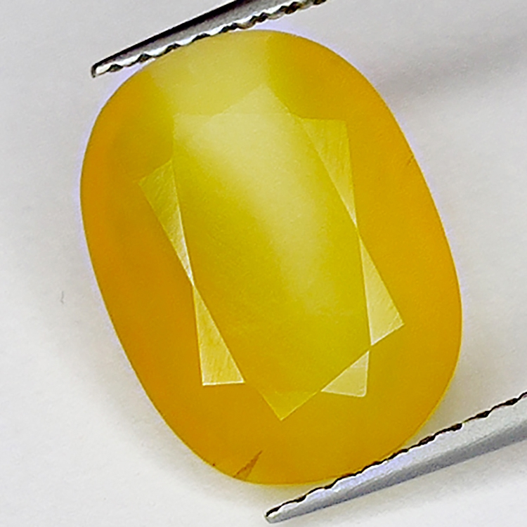 3.70ct Ópalo de Fuego talla oval 12.7x9.5mm