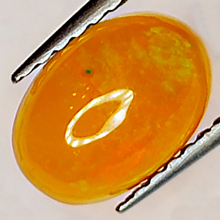 0.91ct Opale Nobile Etiope ovale cabochon 8.8x6.0mm