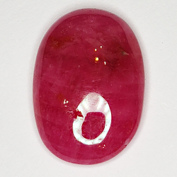 8.93ct Rubin cabochon kissen 16.4x11.5mm