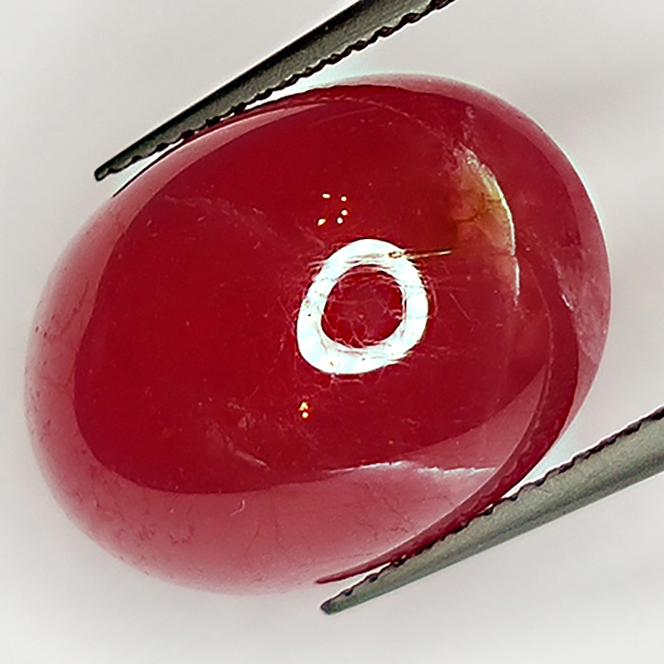 21.55ct Rubin cabochon oval 13.1x12.6mm