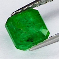 0.77ct Émeraude coupe émeraude 5.2x4.9mm