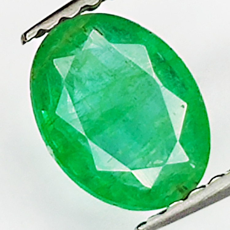 0.86ct Emerald oval cut 7.3x5.5mm