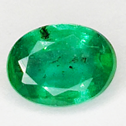 0.87ct Esmeralda talla oval 7.1x5.3mm