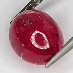 2.44ct Rubis Étoilé cabochon ovale 7.8x6.6mm