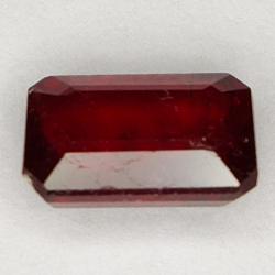 2.55ct Rubin smaragdschliff 8.5x5.7mm