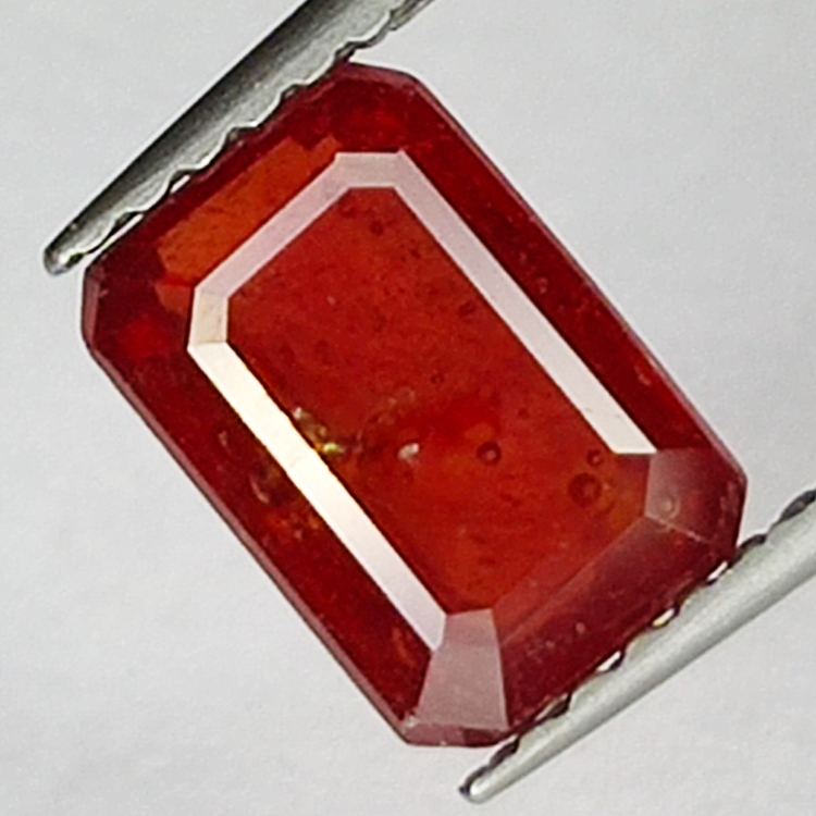 2.00ct Rubin smaragdschliff 7.7x5.4mm