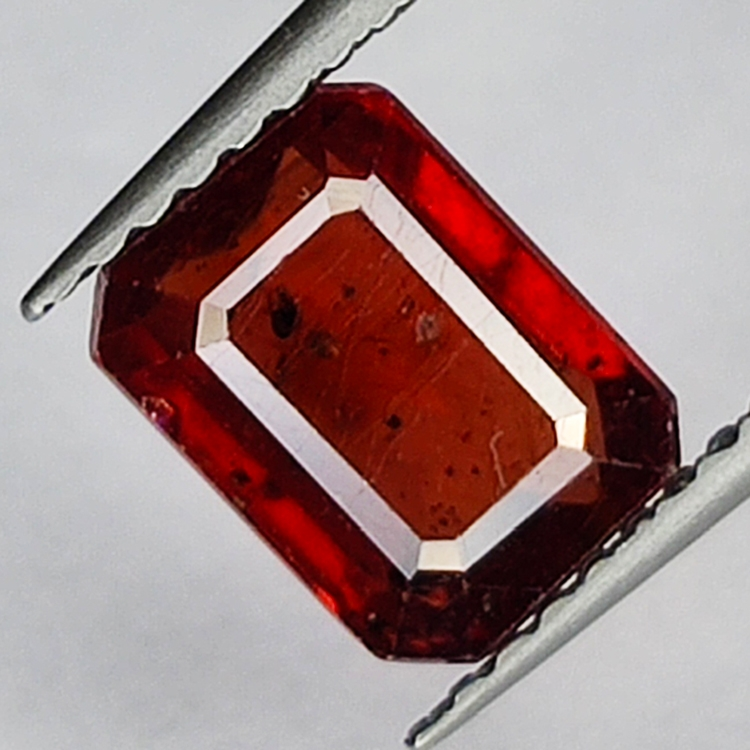 2.05ct Ruby emerald cut 7.8x5.8mm