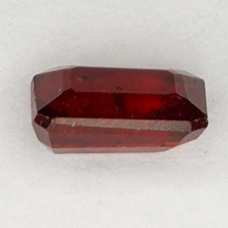 2.05ct Rubin smaragdschliff 7.8x5.8mm