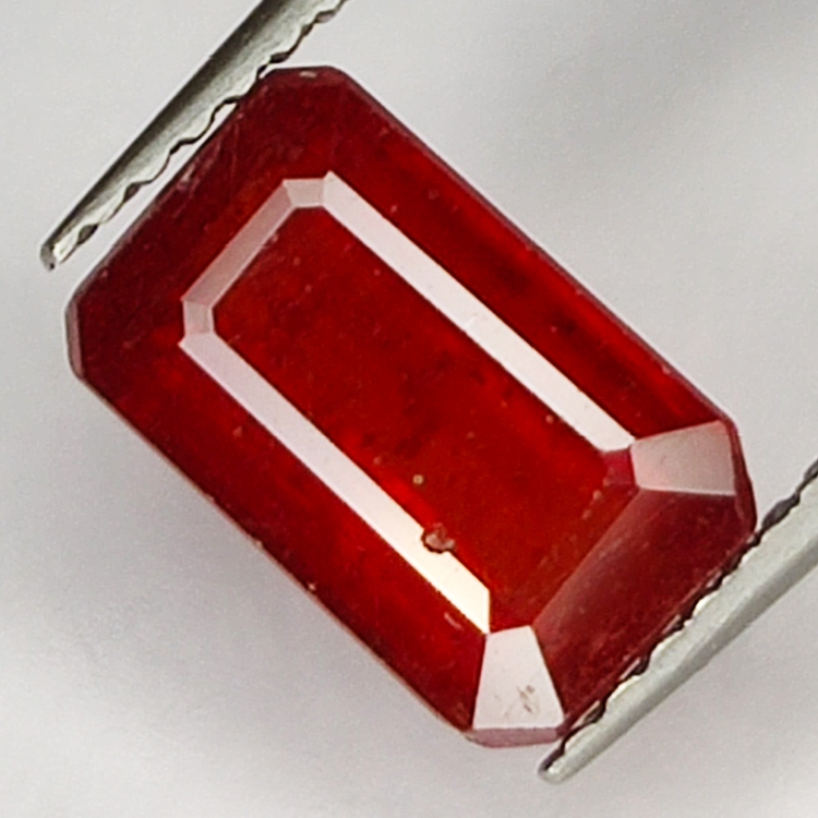 2.65ct Ruby emerald cut 9.2x5.7mm