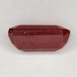 2.65ct Rubin smaragdschliff 9.2x5.7mm